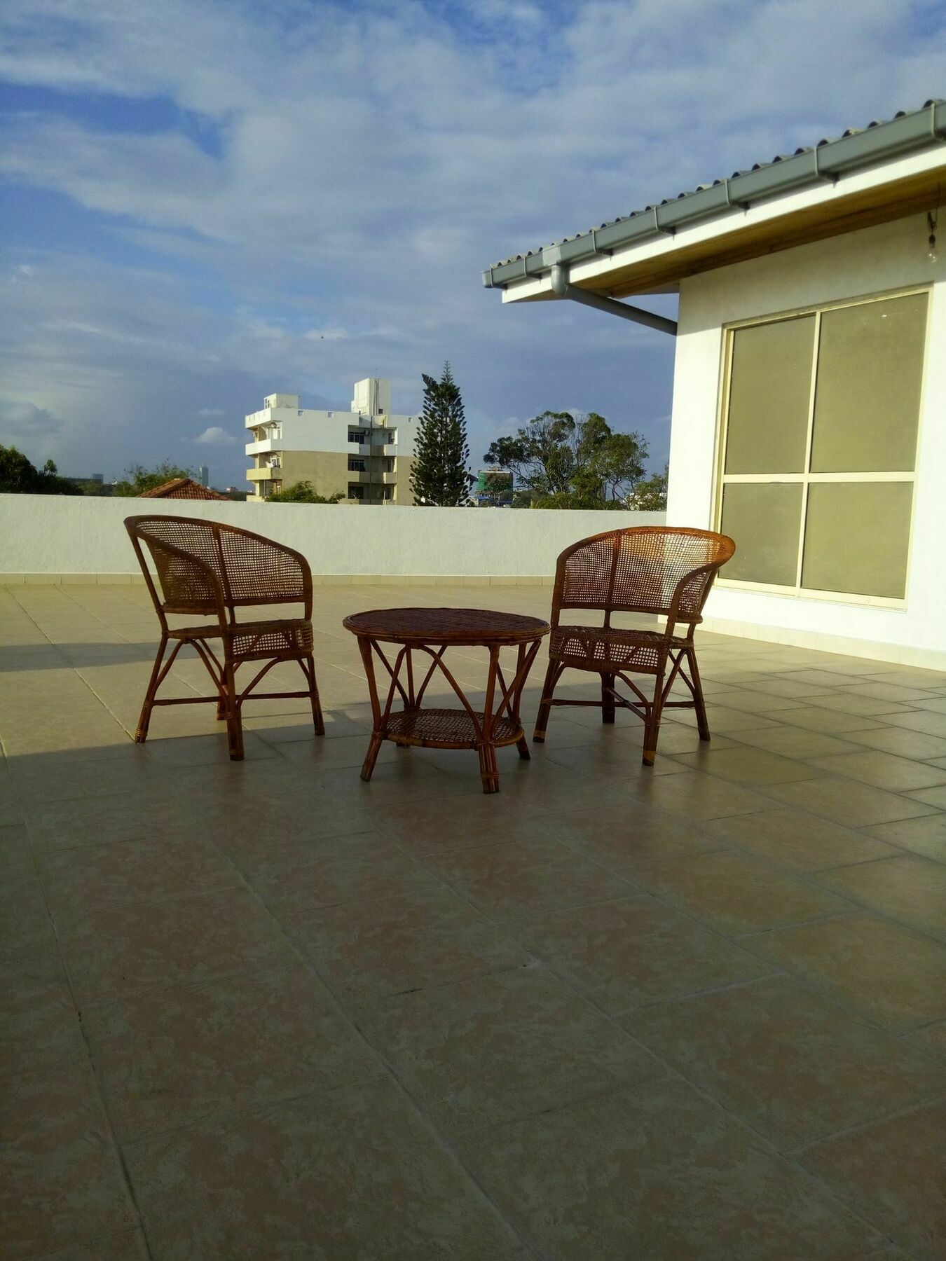 Ocean Pebbles Apartment Dehiwala-Mount Lavinia Bagian luar foto