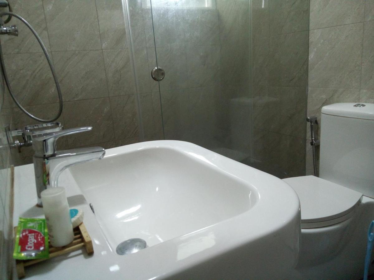 Ocean Pebbles Apartment Dehiwala-Mount Lavinia Bagian luar foto