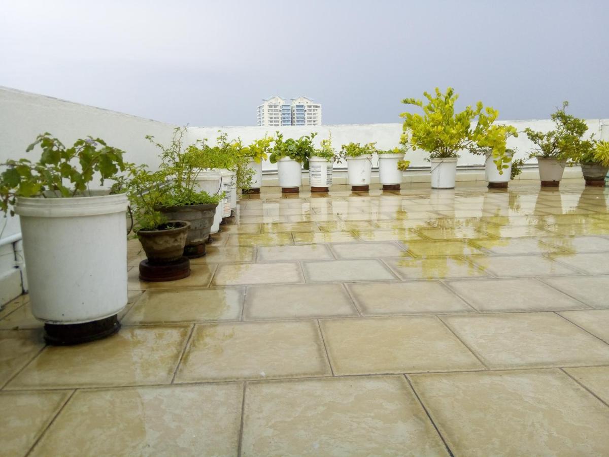 Ocean Pebbles Apartment Dehiwala-Mount Lavinia Bagian luar foto