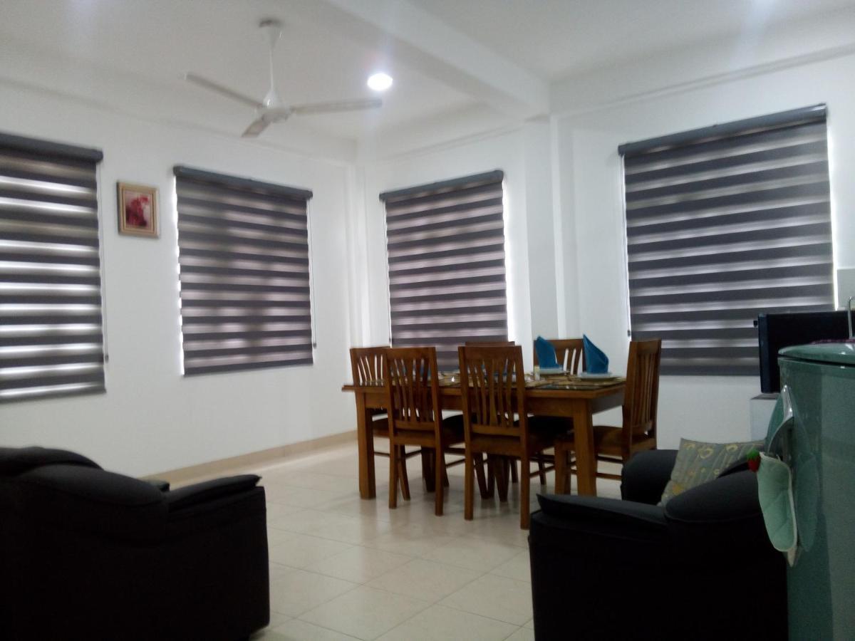 Ocean Pebbles Apartment Dehiwala-Mount Lavinia Bagian luar foto