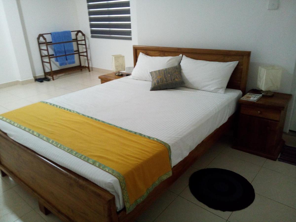 Ocean Pebbles Apartment Dehiwala-Mount Lavinia Bagian luar foto